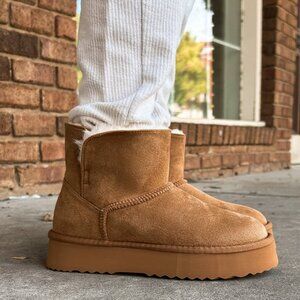Cozy Tan Shearling Women's Boots from Altard State Matisse size 9 NWOT